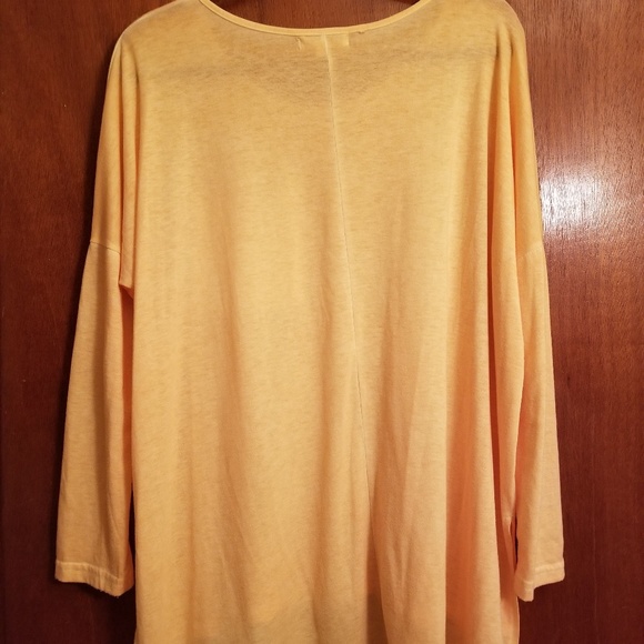 Boutique oversized tee - Picture 2 of 2